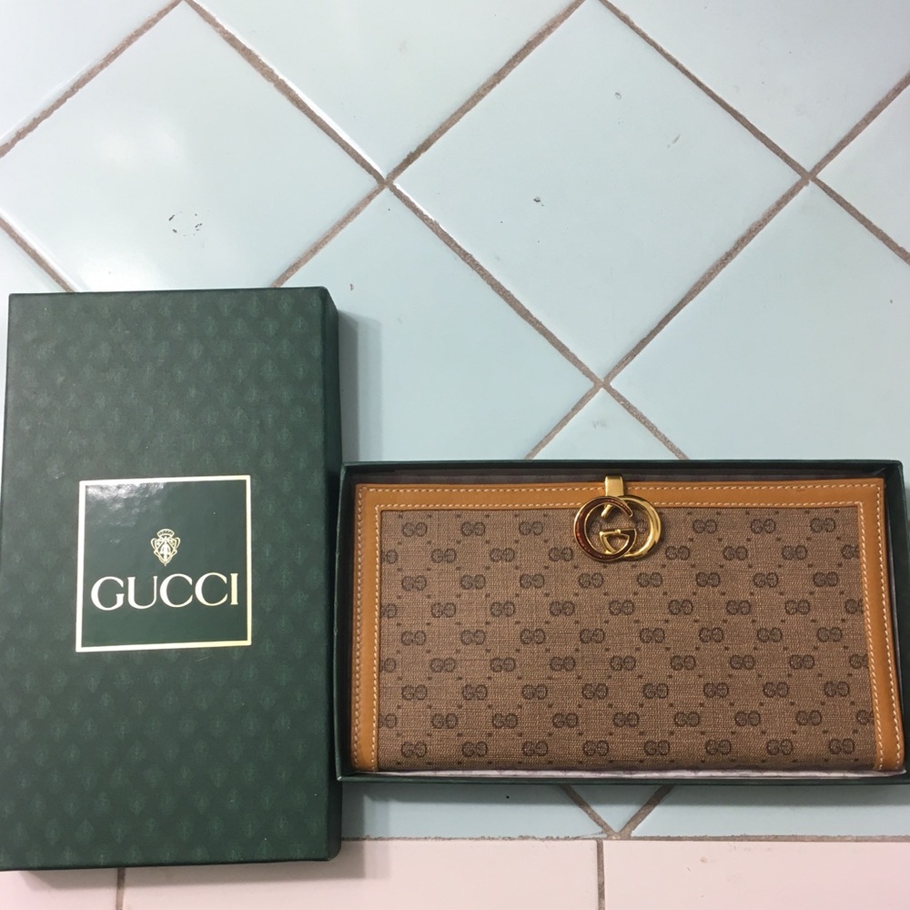 Gucci wallet